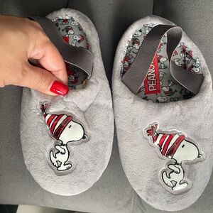 Peanuts Christmas kids slippers